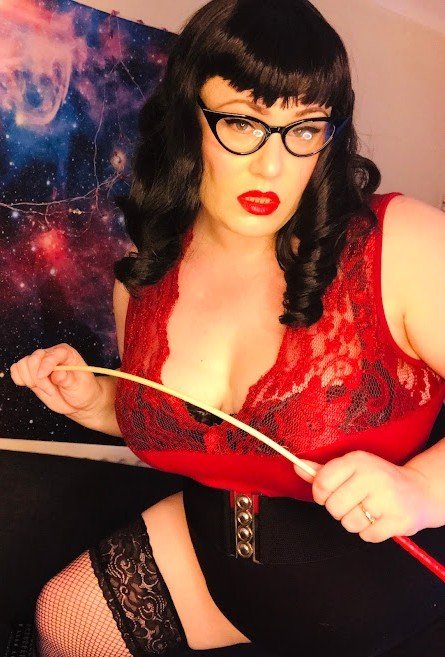 TheDevineMissDeviant