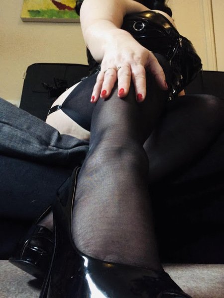 TheDevineMissDeviant
