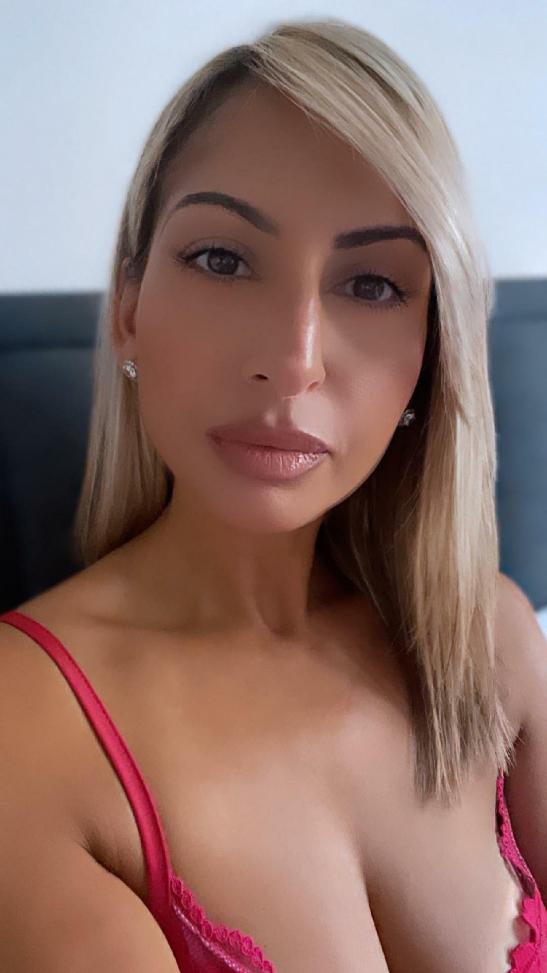 UK_Pakistani_Milf