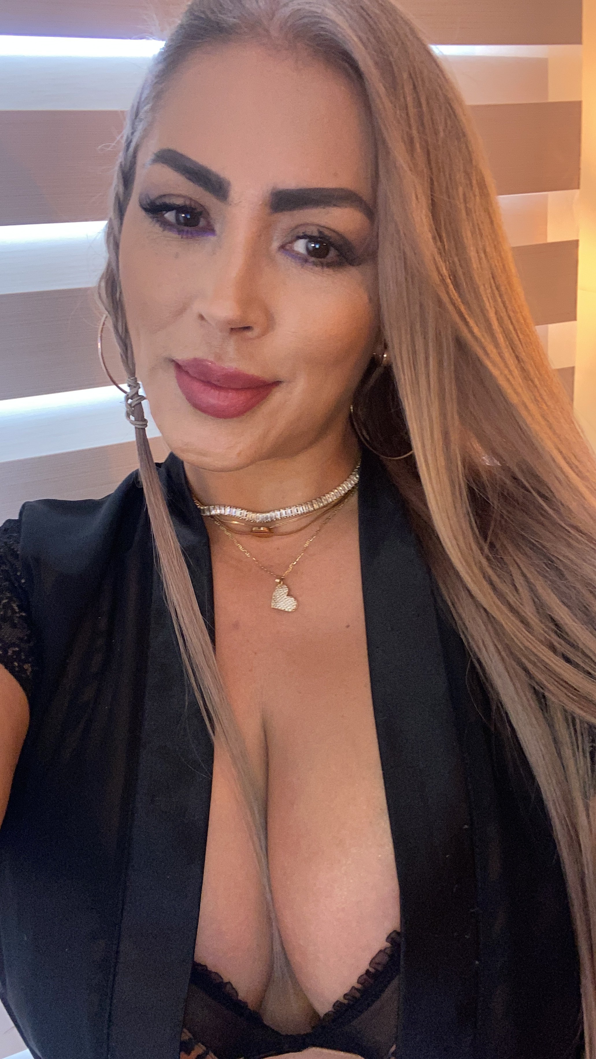 Urluvlycharmx