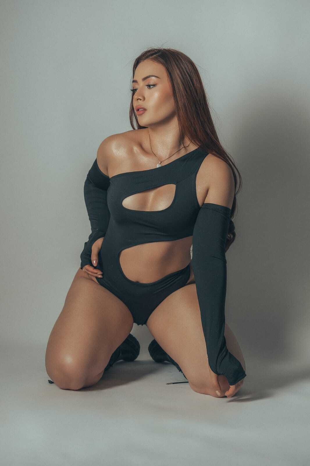 Valeria_whitee