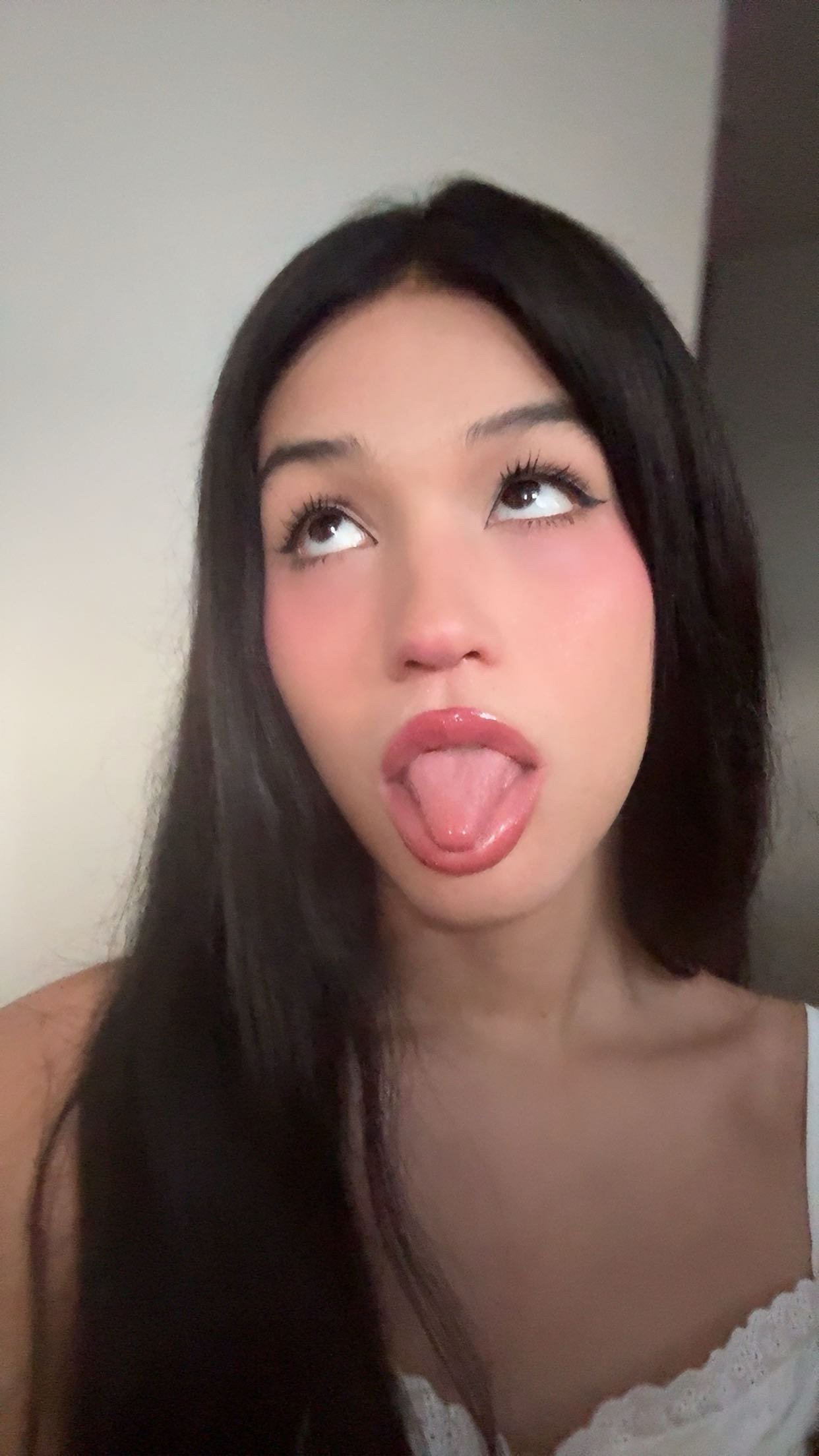 VictoriaInLace