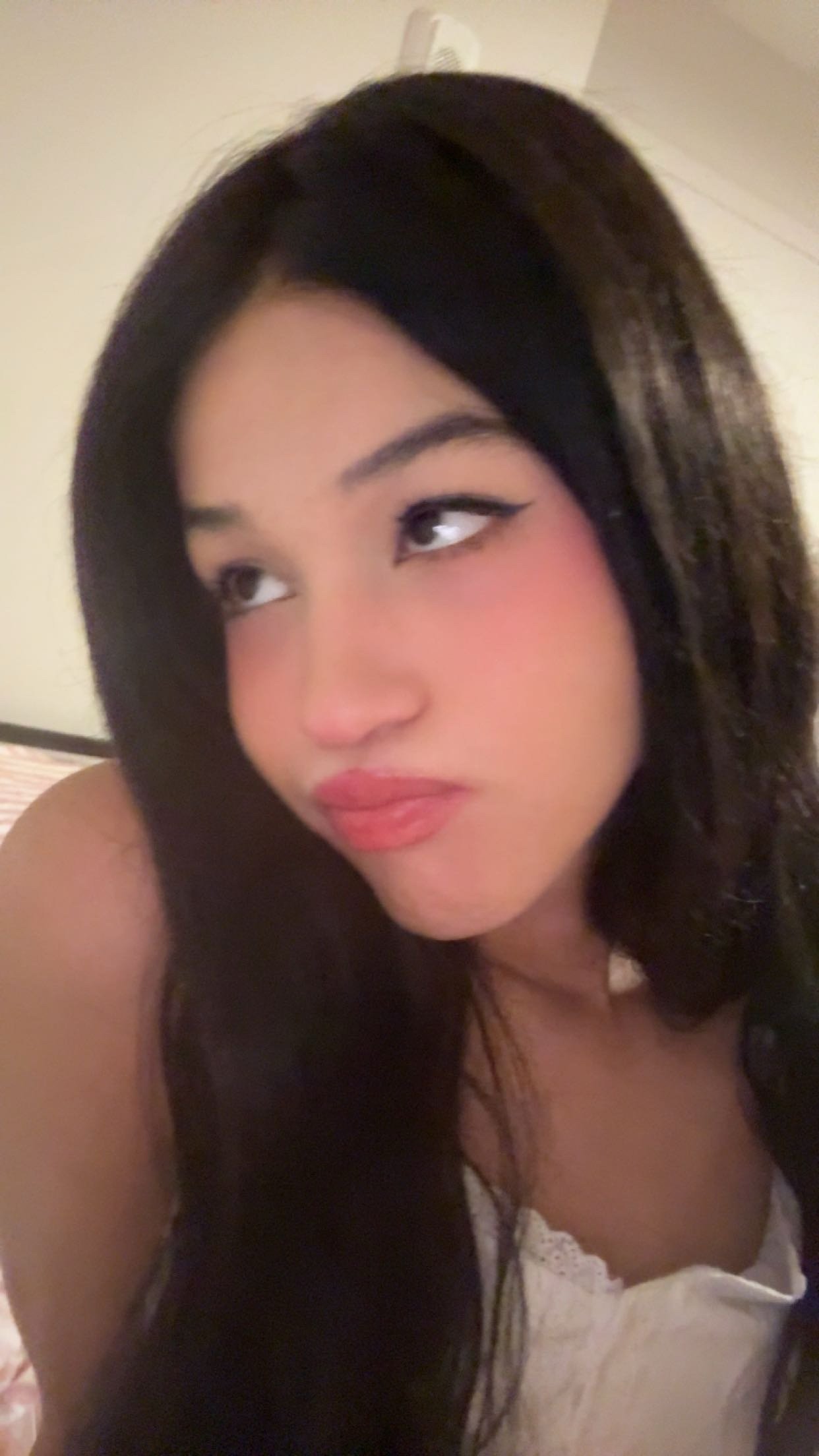 VictoriaInLace