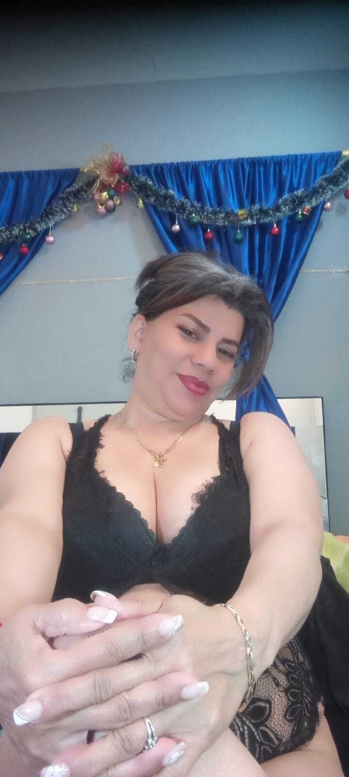 VikyAdams72