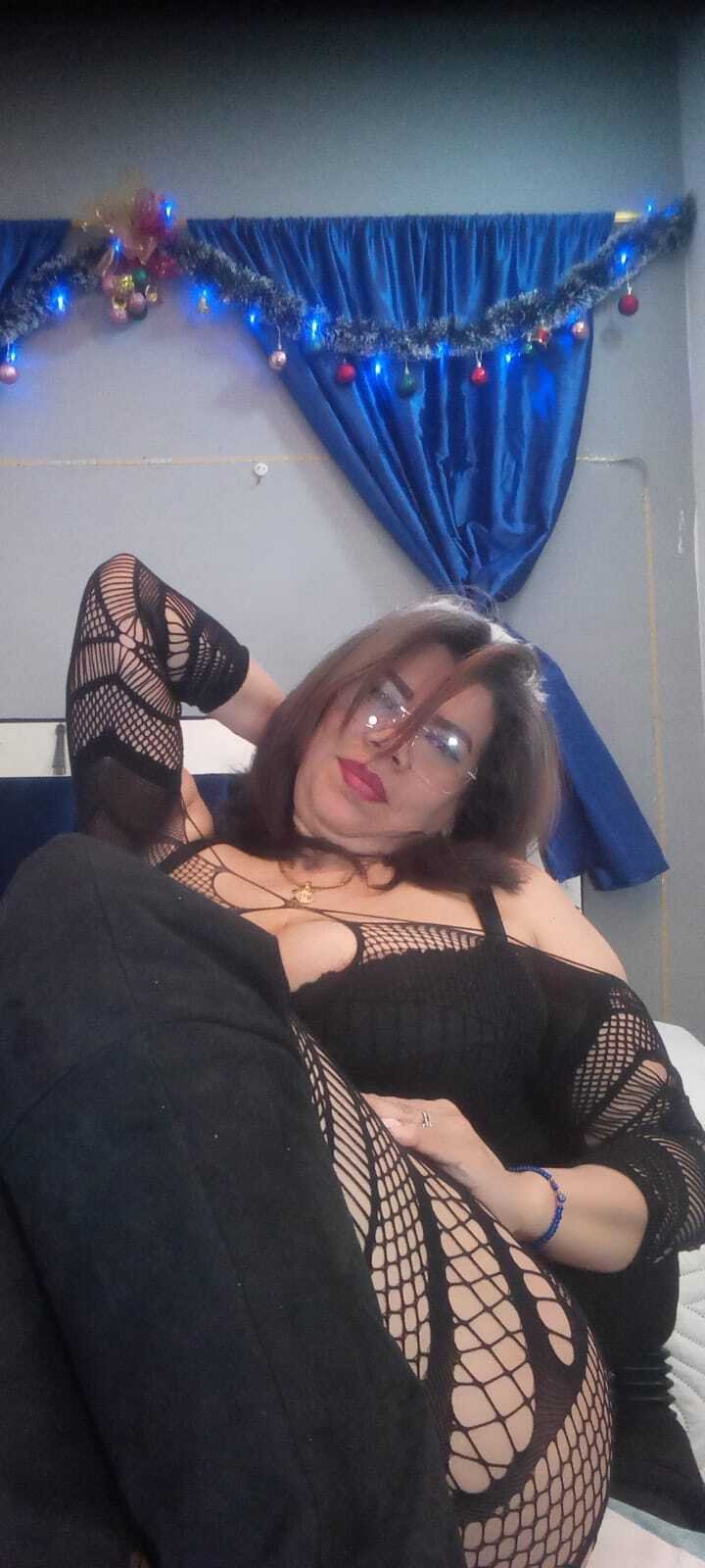 VikyAdams72