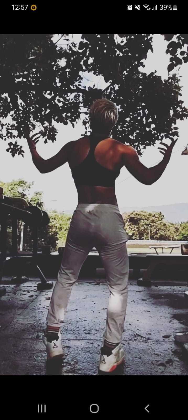 ZhoeSexyGirl