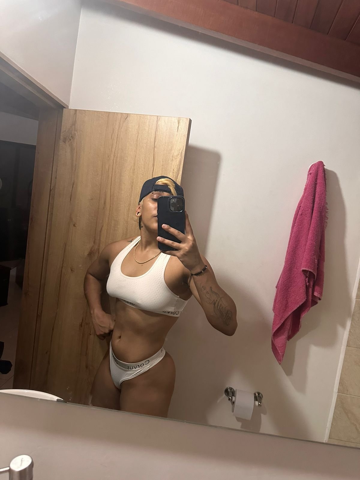 ZhoeSexyGirl