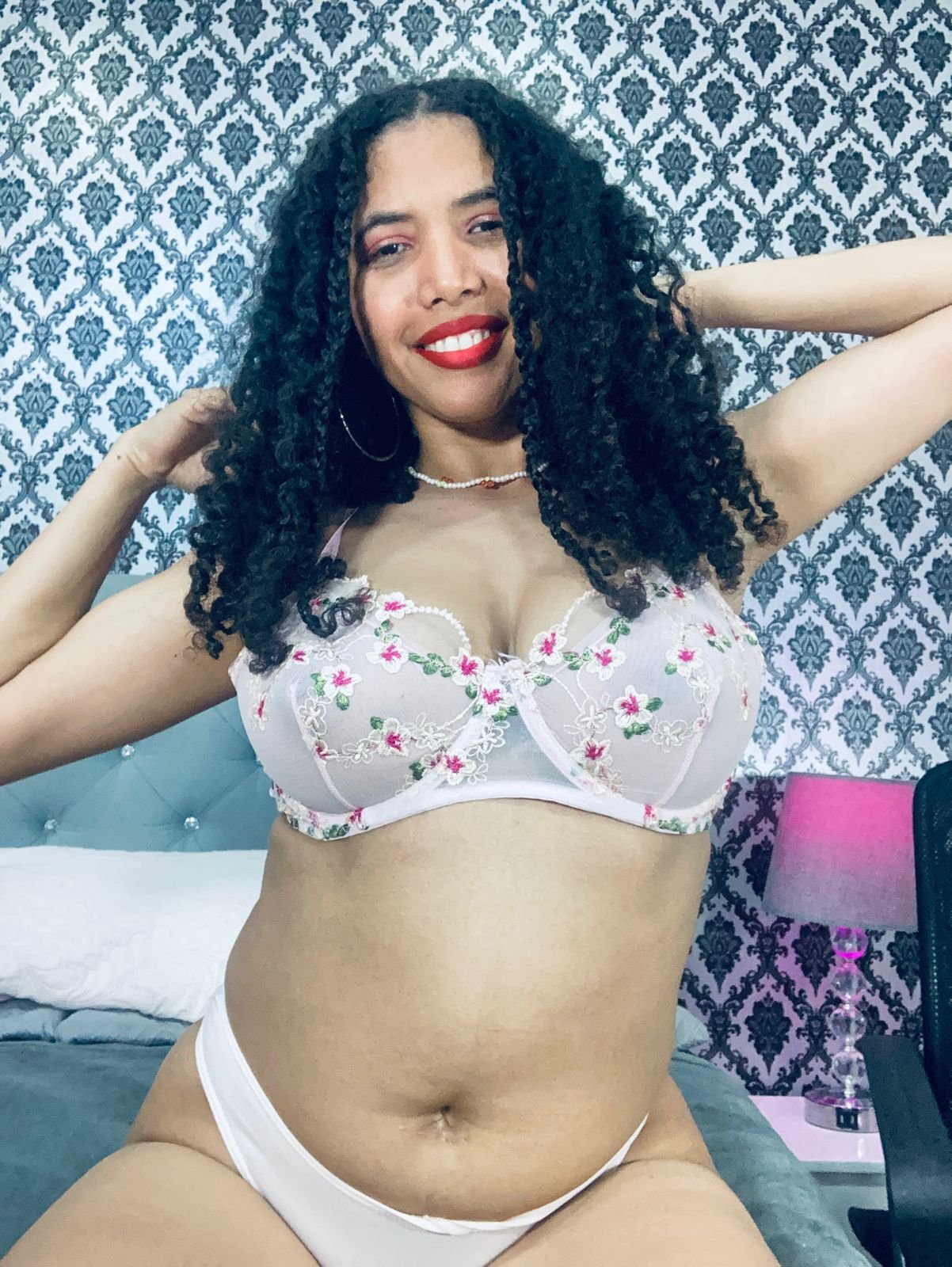 ZoeeJones