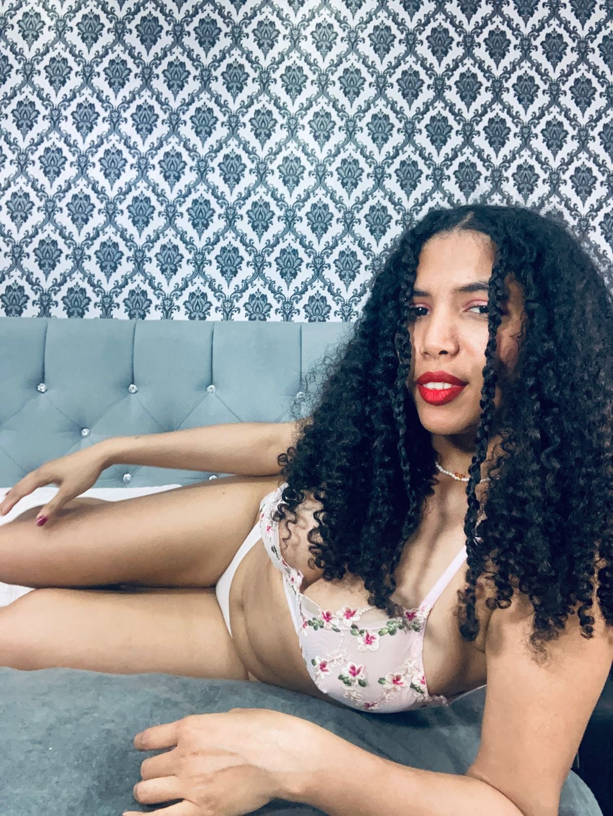 ZoeeJones