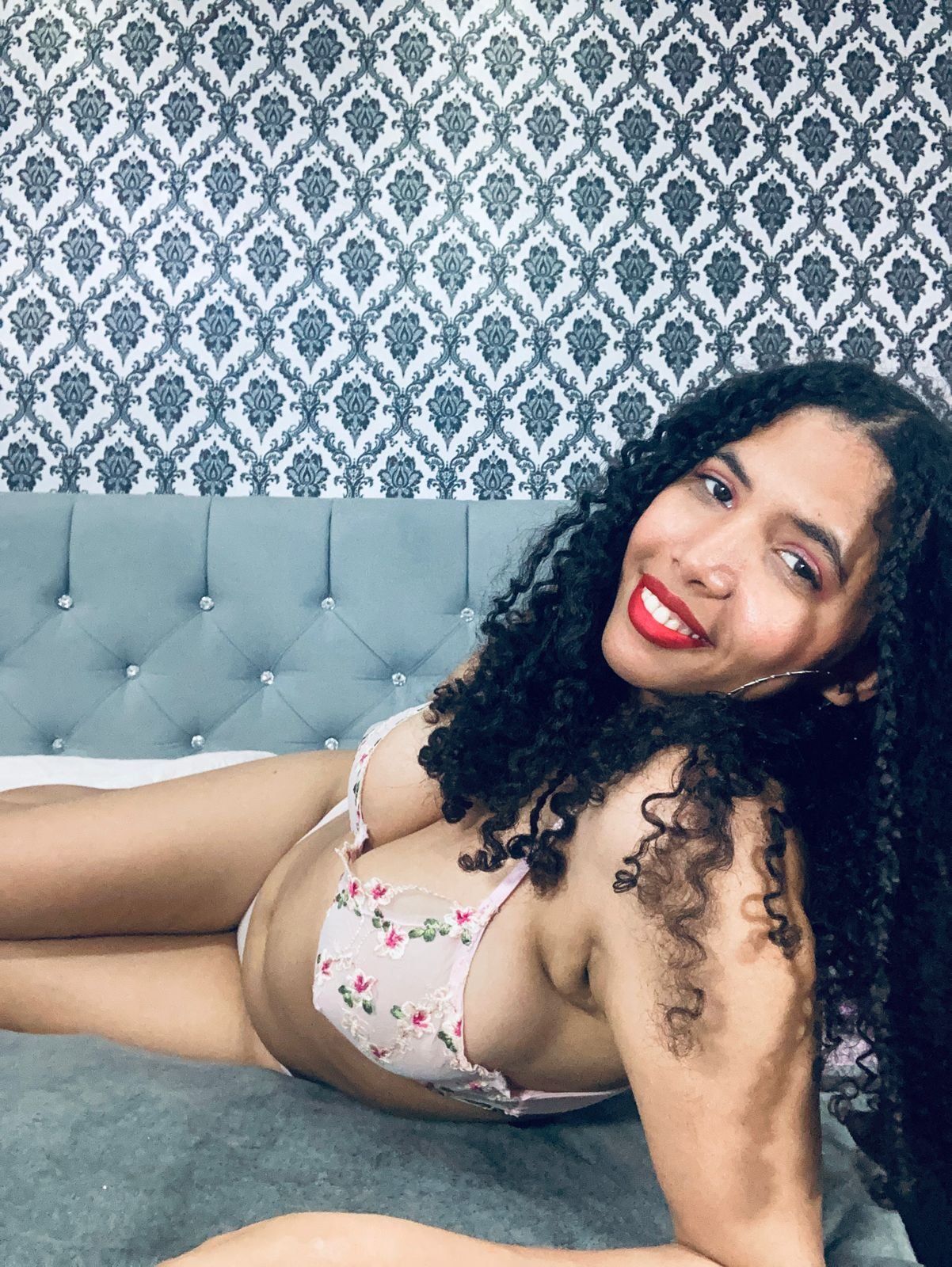ZoeeJones