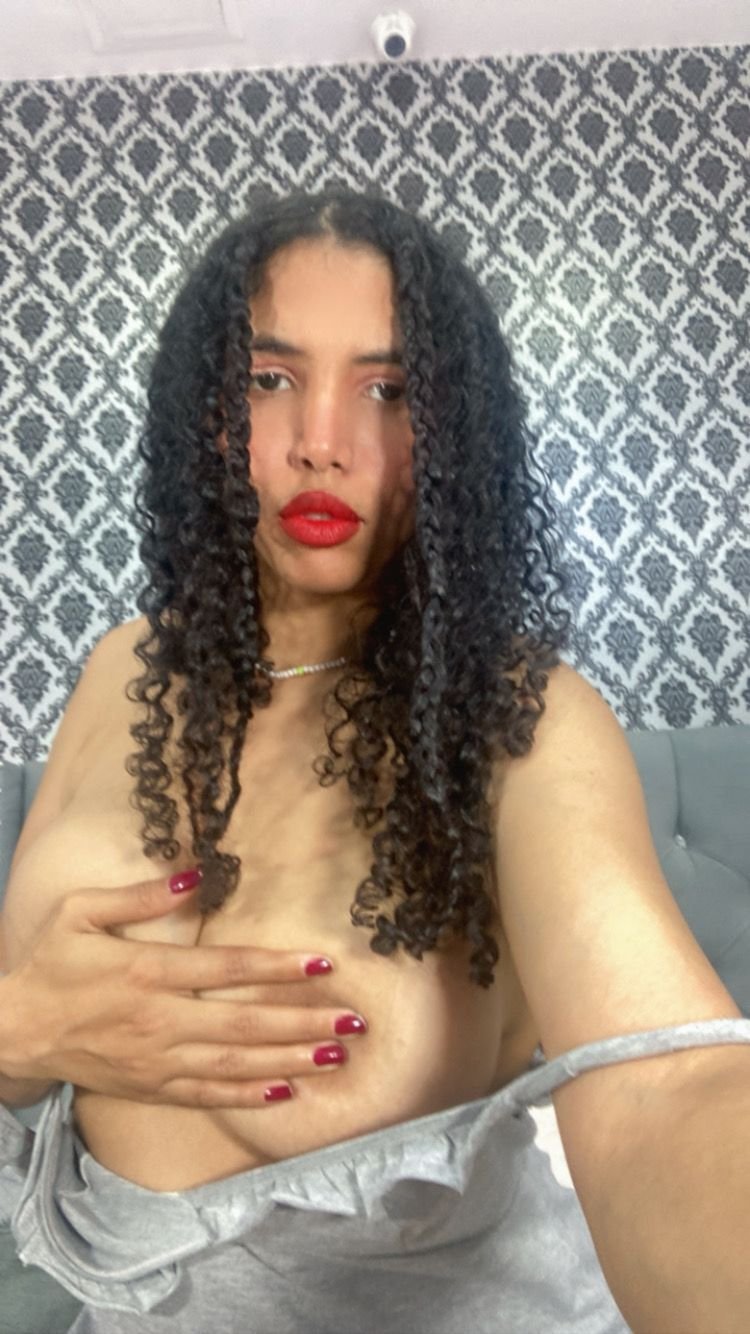 ZoeeJones