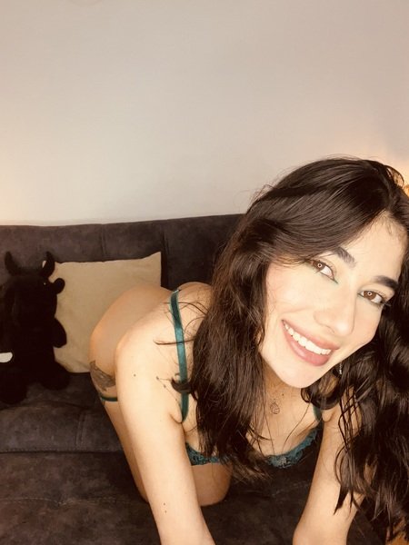 adelinejhoness from Jerkmate