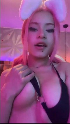 alexia_pink