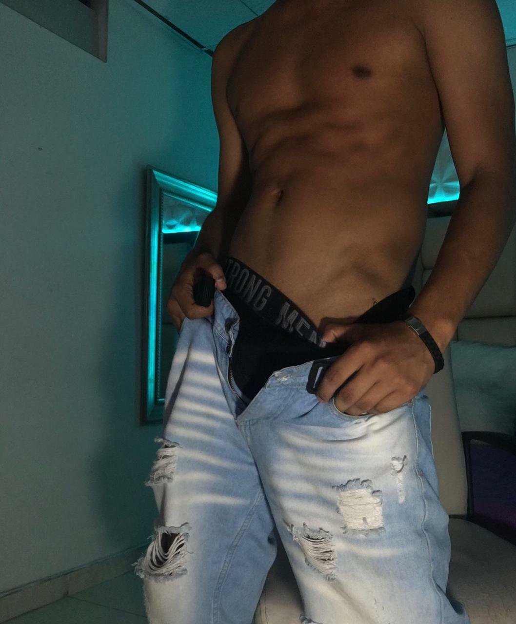 antonni22 from Jerkmate