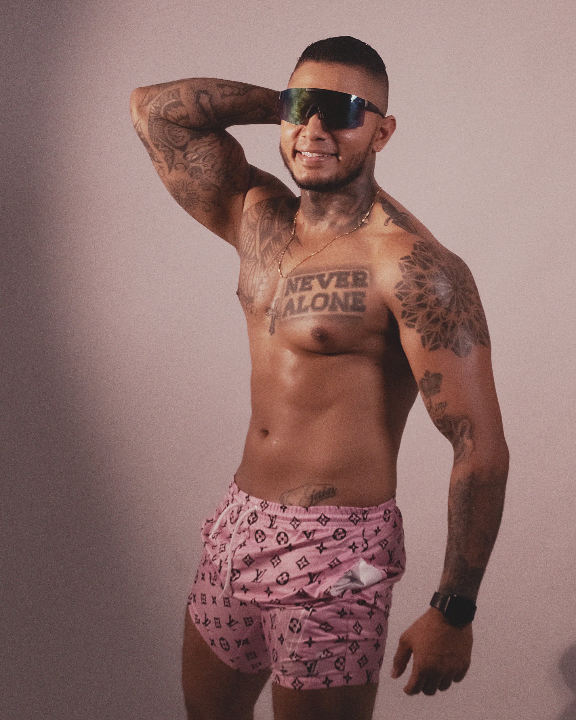 aron_strong