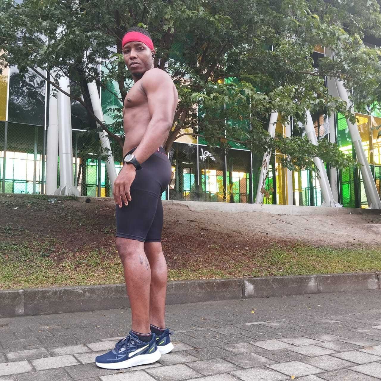 bigcocklatina19