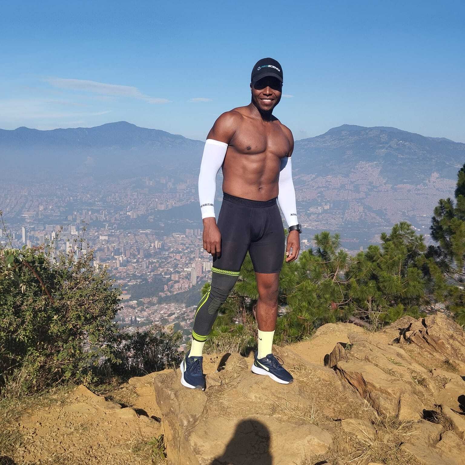 bigcocklatina19