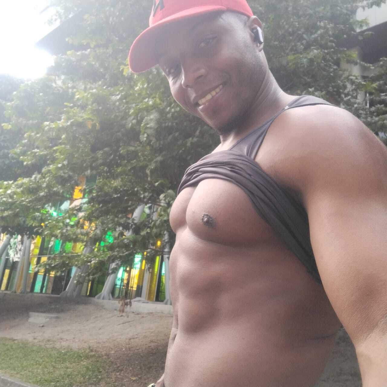 bigcocklatina19