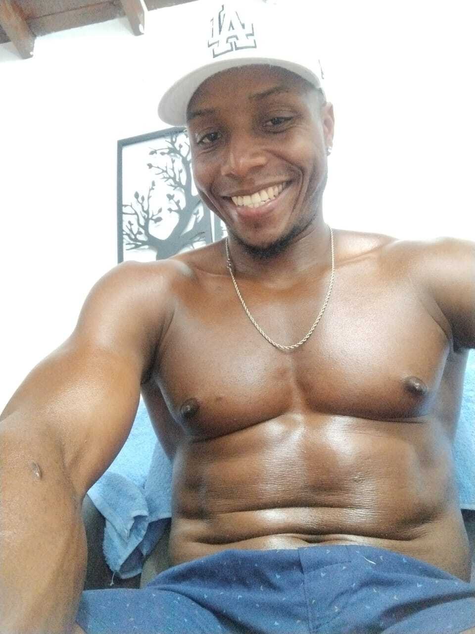bigcocklatina19