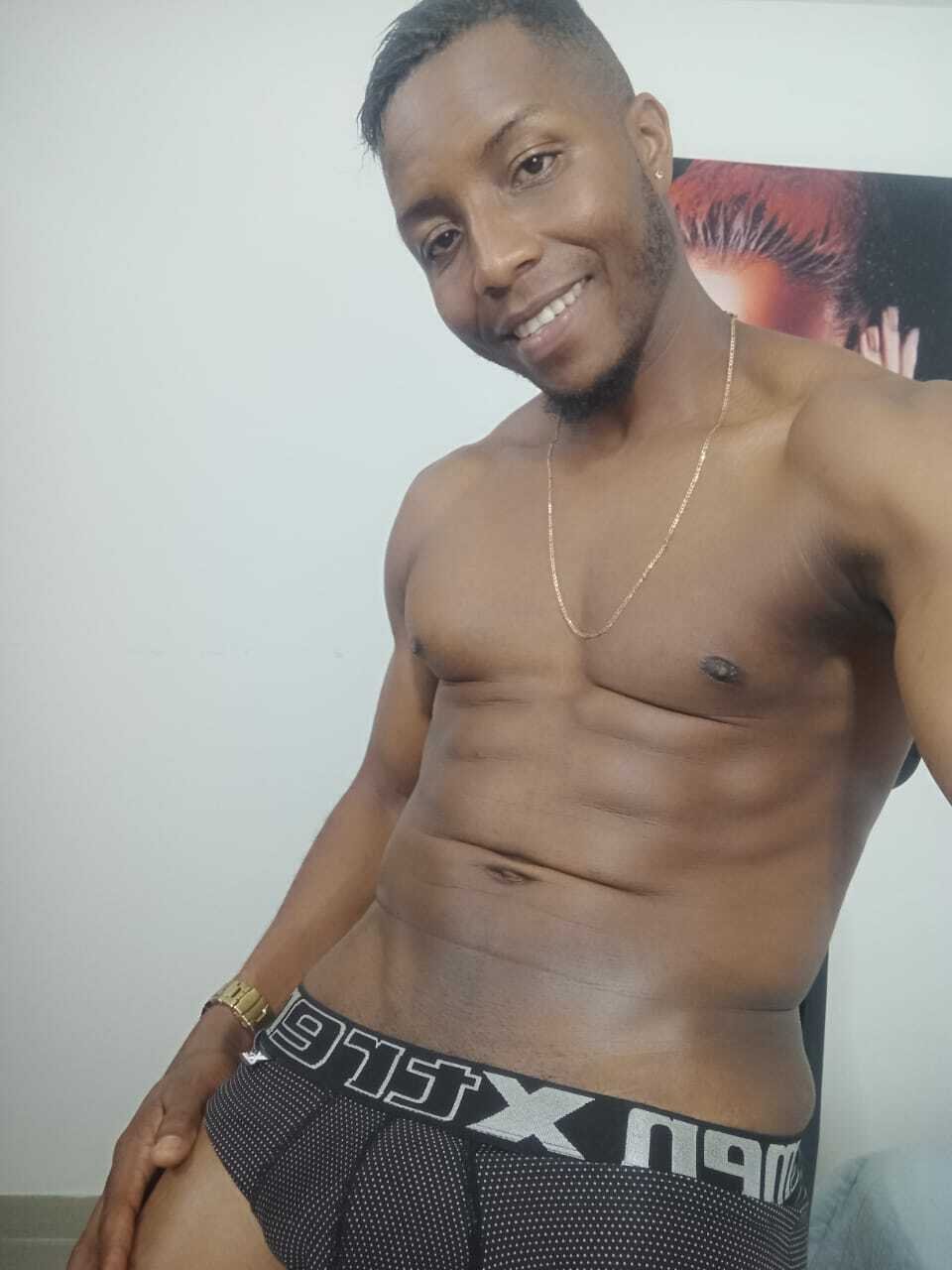 bigcocklatina19