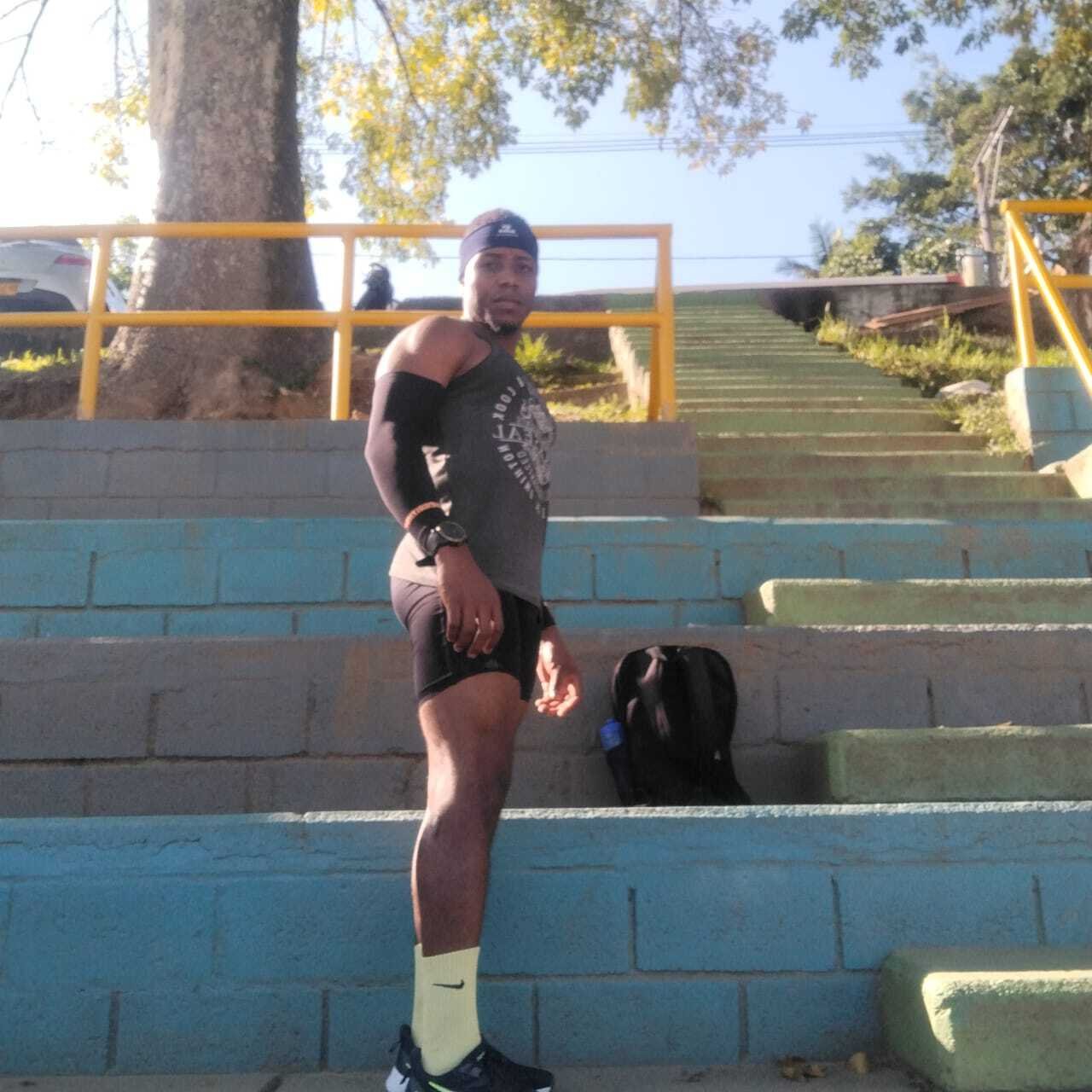 bigcocklatina19