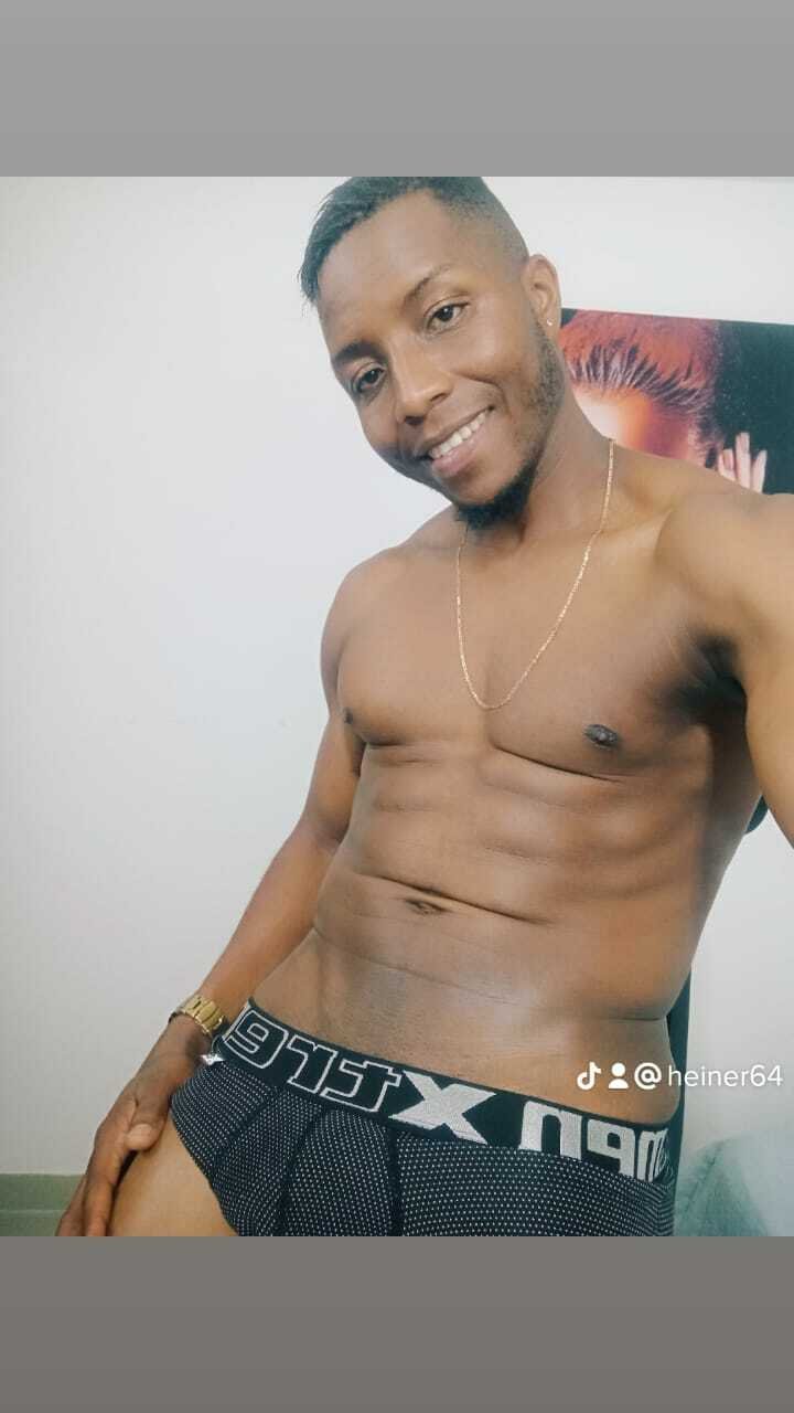 bigcocklatina19