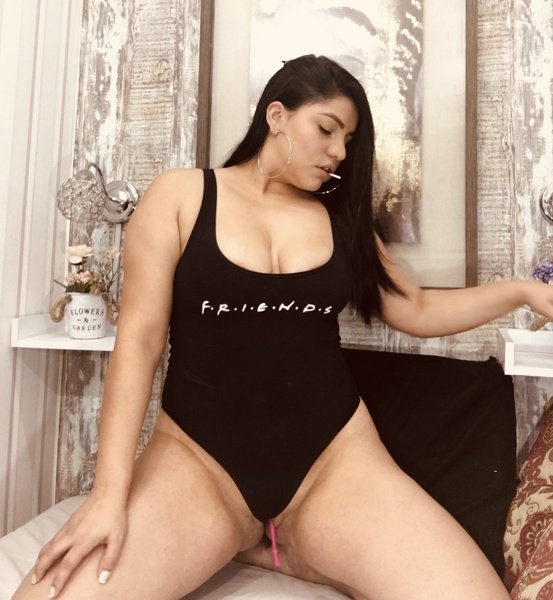 camila_alzatee