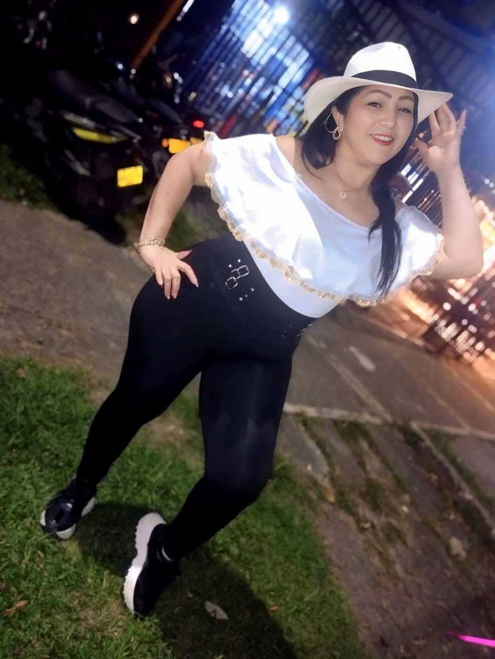 camila_cutehot