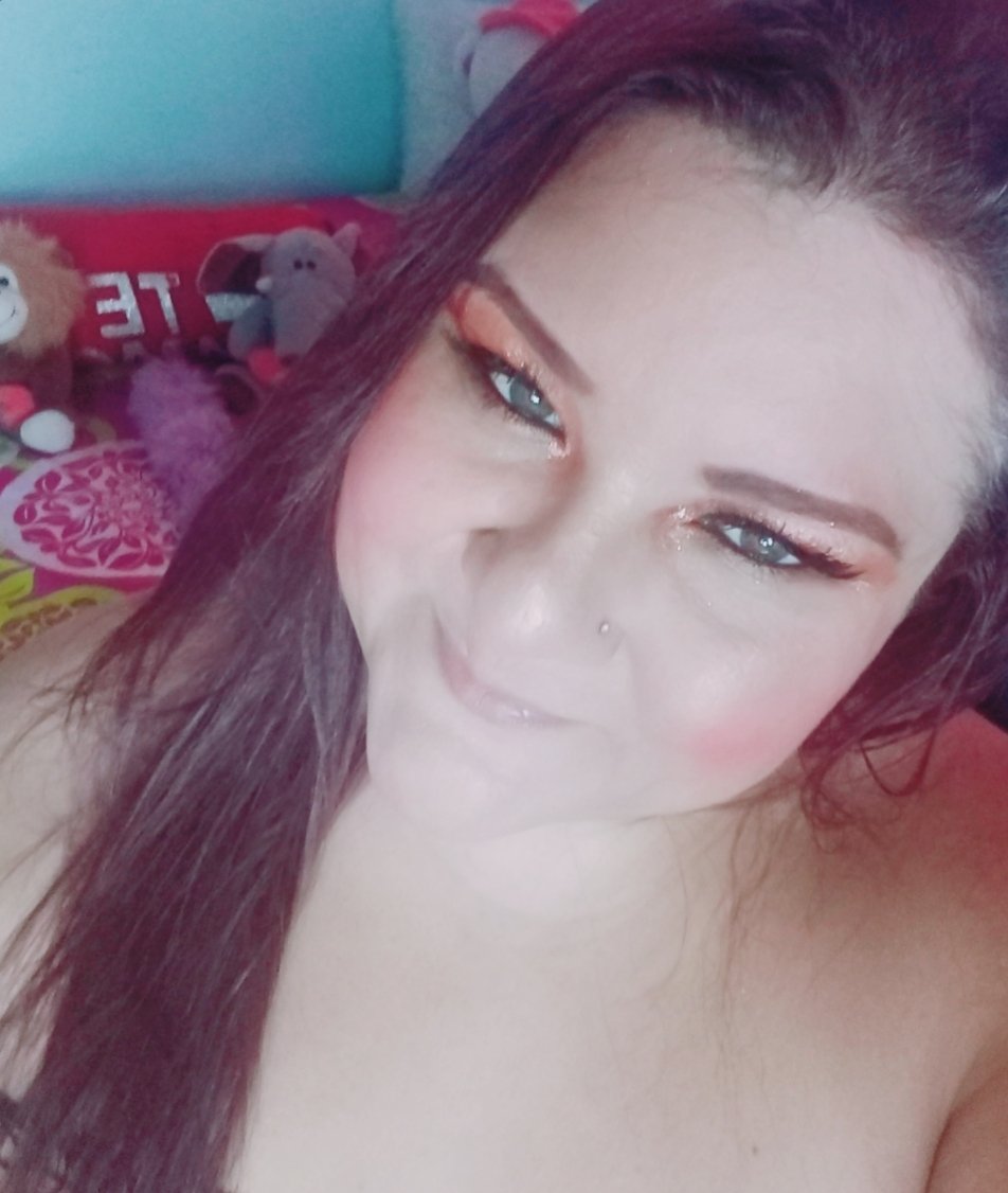 curvyema21