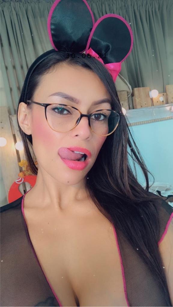 lupitaa from Jerkmate