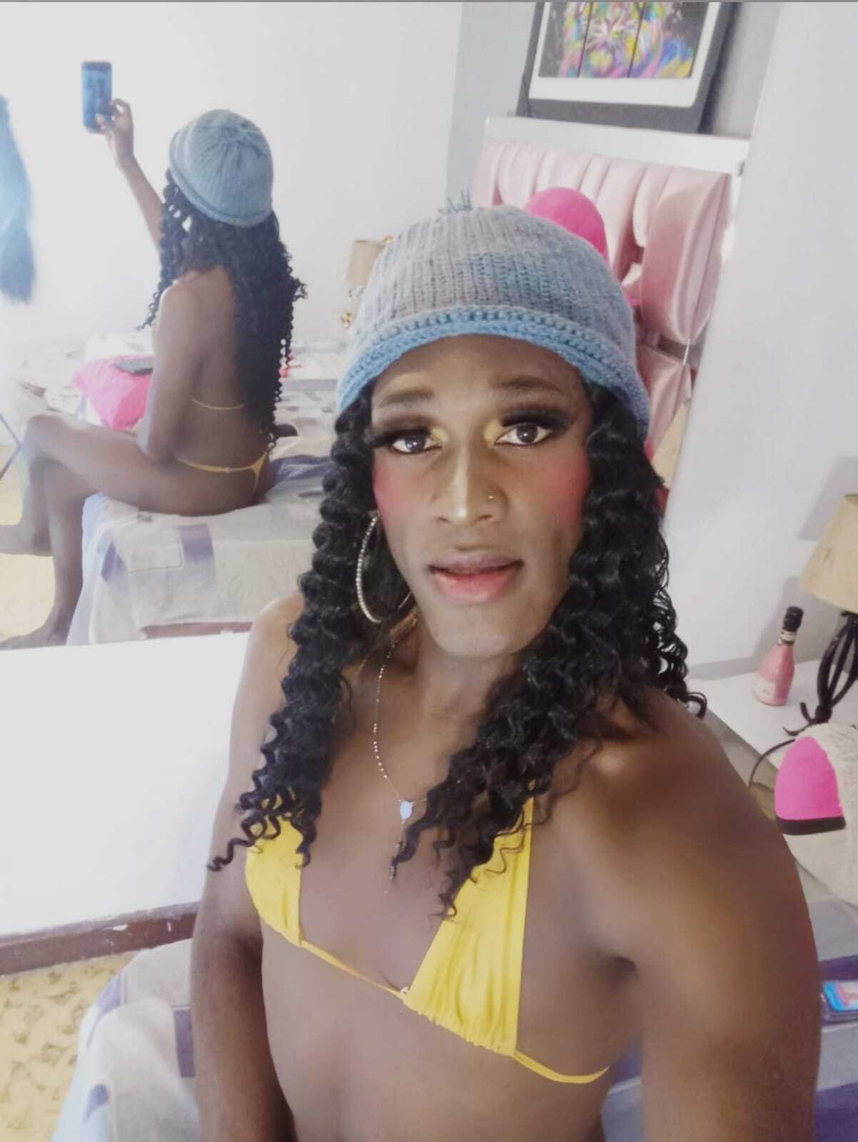 makenyaariies from Jerkmate