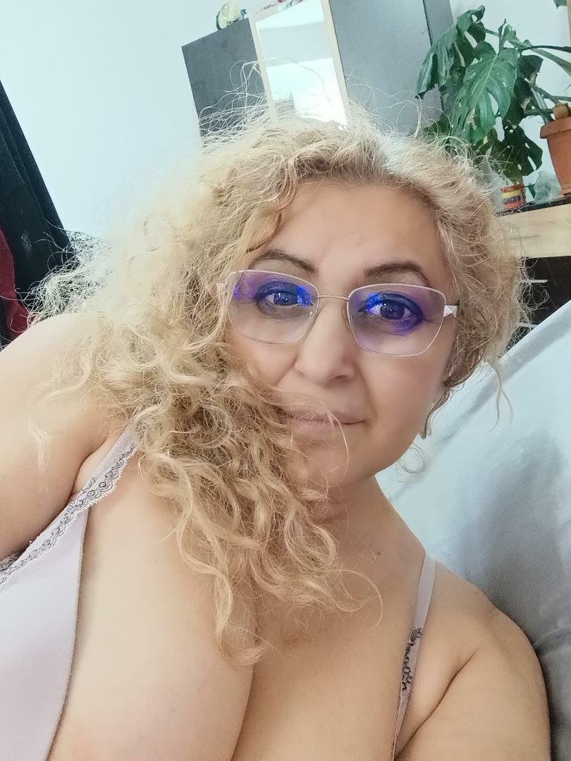 matureEROTIC