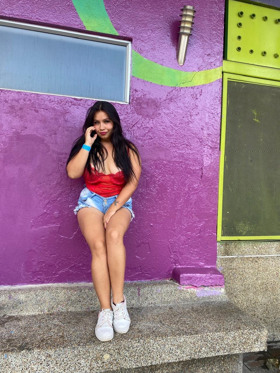 ninakisslove