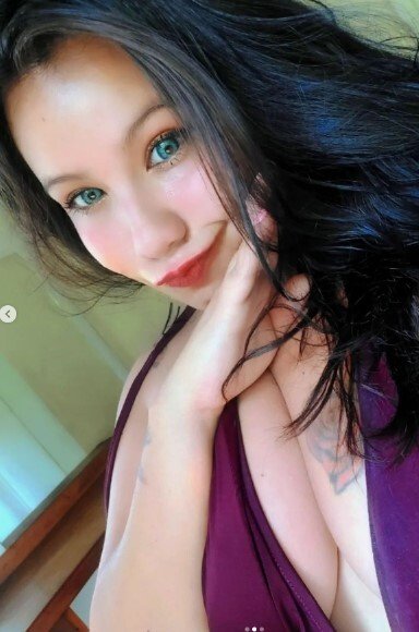 ninakisslove