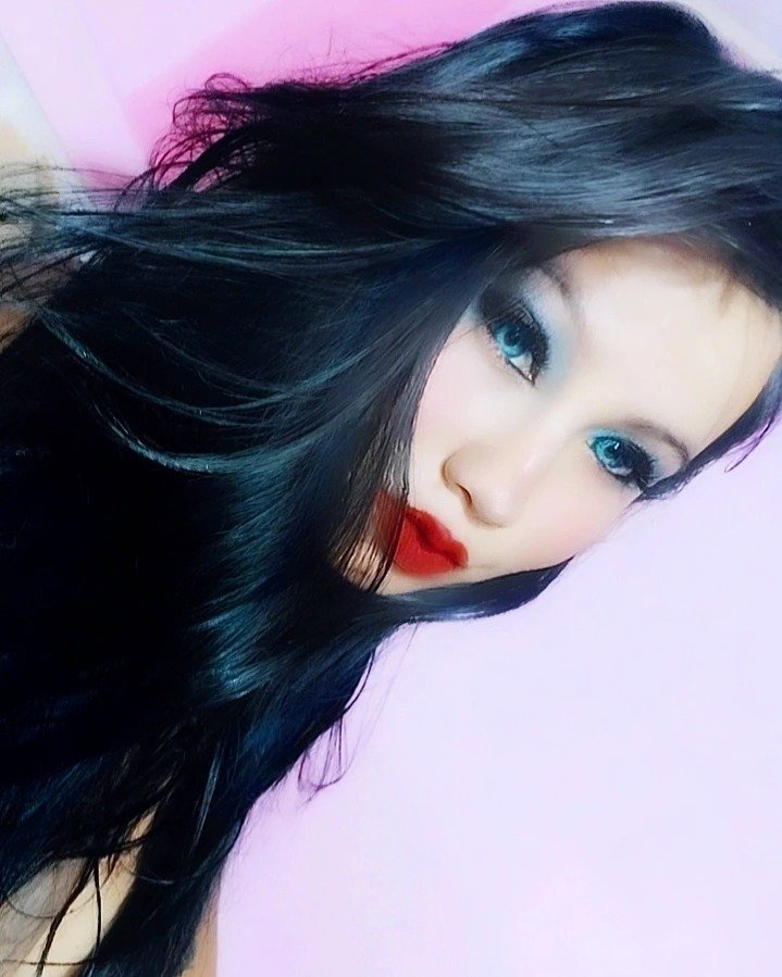 ninakisslove