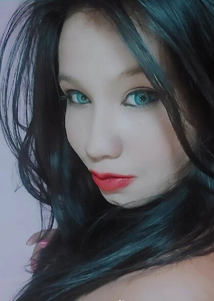 ninakisslove