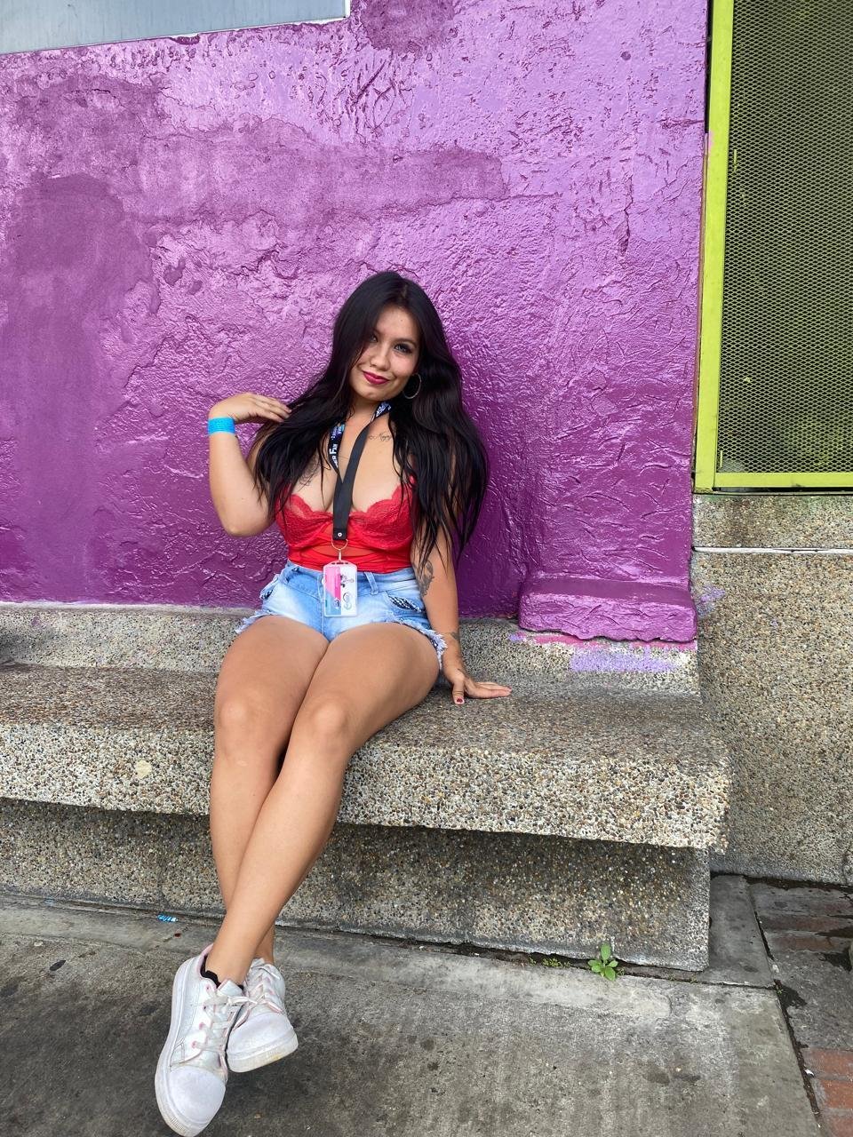 ninakisslove