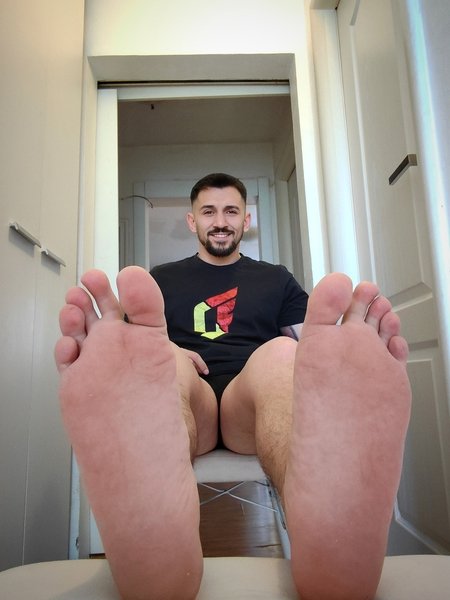 sir_romanian from Jerkmate